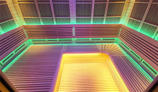 这是一台U型的光波房